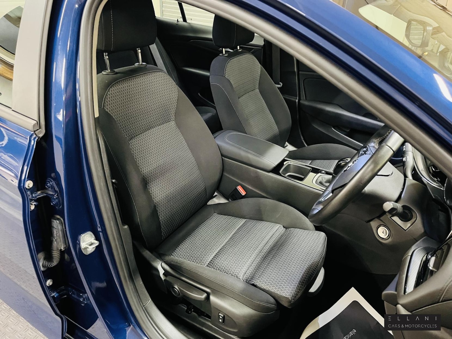 Used Vauxhall Insignia 2021 for sale - 76445137: Photo 5