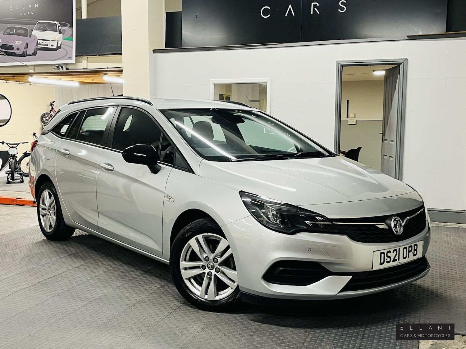 Used Vauxhall Astra 2021 for sale - 76507886: Photo 2