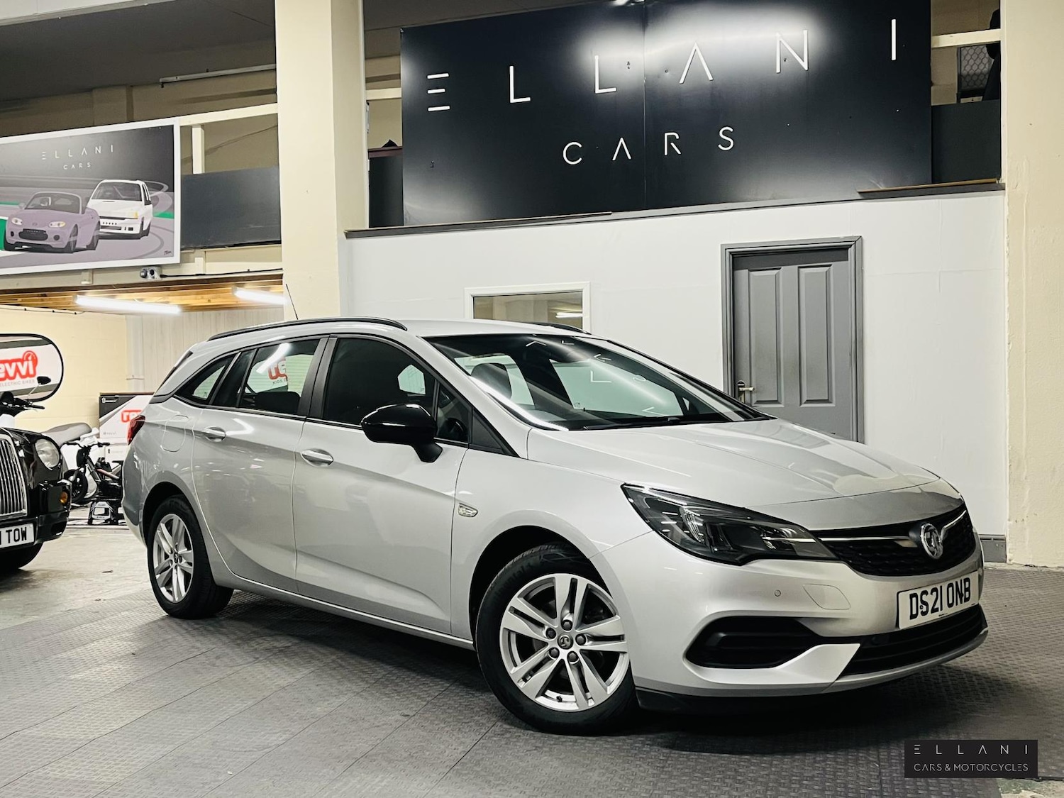 Used Vauxhall Astra 2021 for sale - 77367220: Photo 2