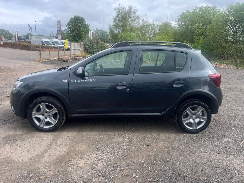Used Dacia Sandero Stepway 2017 for sale - 76105621: Photo 7