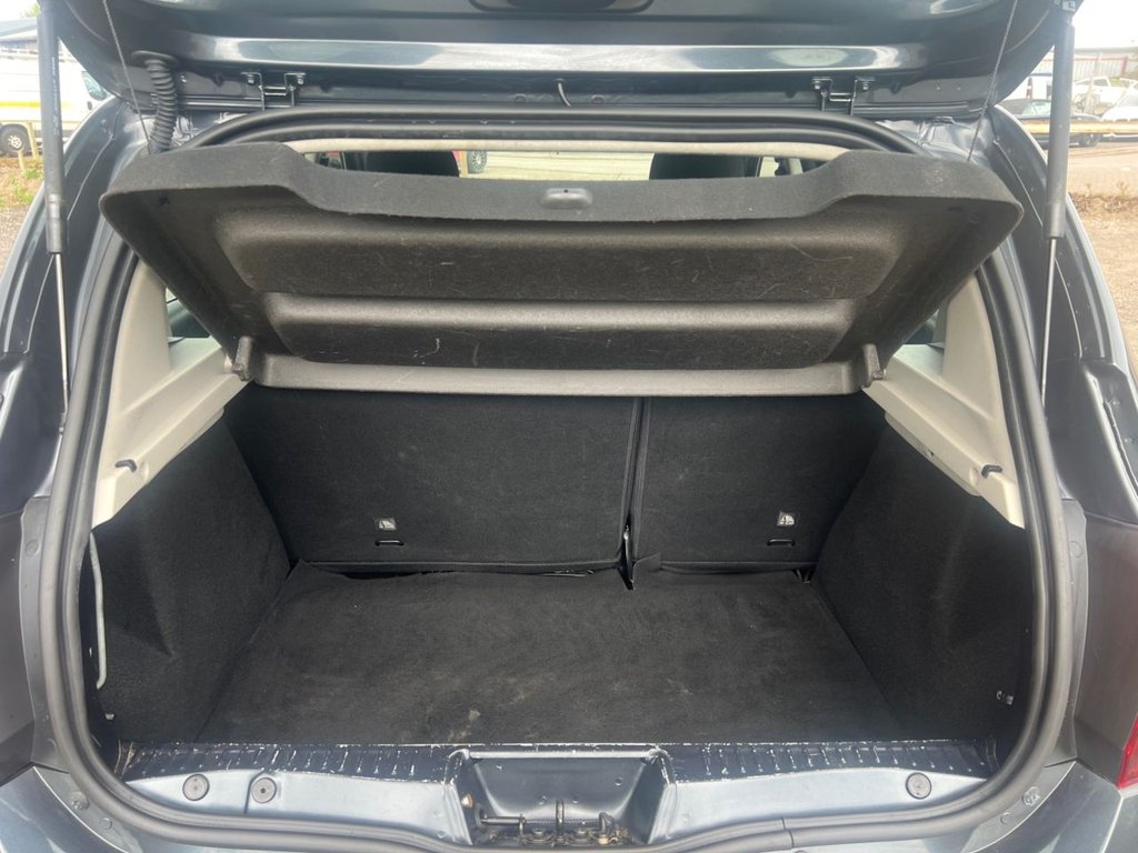 Used Dacia Sandero Stepway 2017 for sale - 76105621: Photo 8