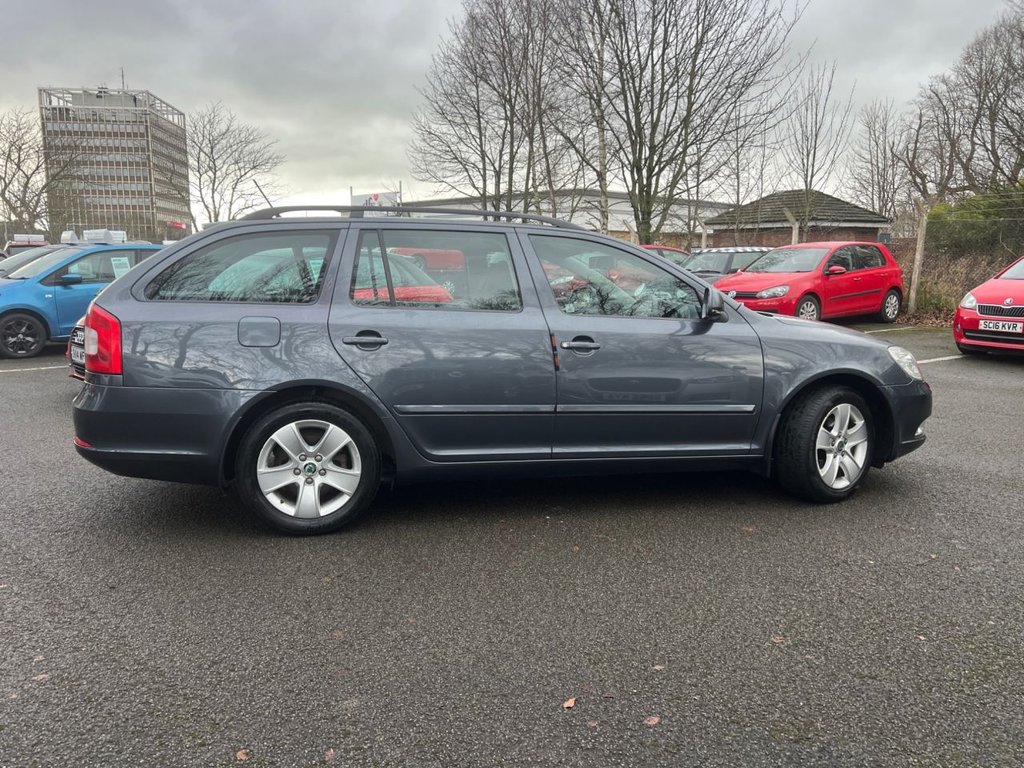 Used Volkswagen Beetle 2011 for sale - 76941639: Photo 8