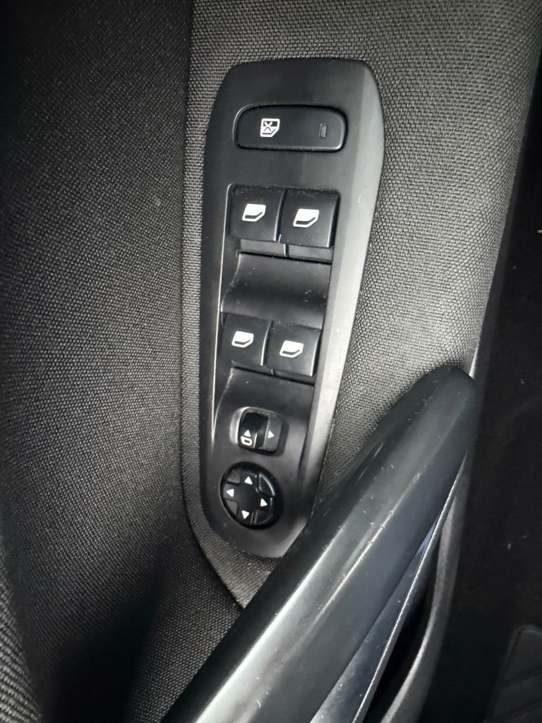 Used Peugeot 308 2016 for sale - 77952568: Photo 24