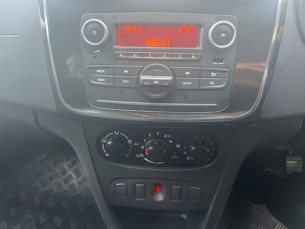 Used Dacia Sandero 2018 for sale - 76236180: Photo 13