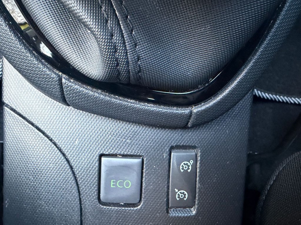 Used Renault Clio 2013 for sale - 77212644: Photo 24