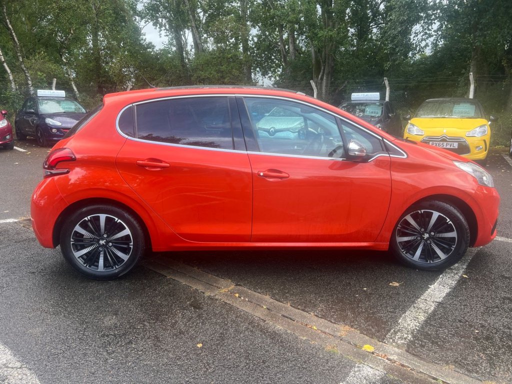 Used Peugeot 208 2018 for sale - 77383605: Photo 8