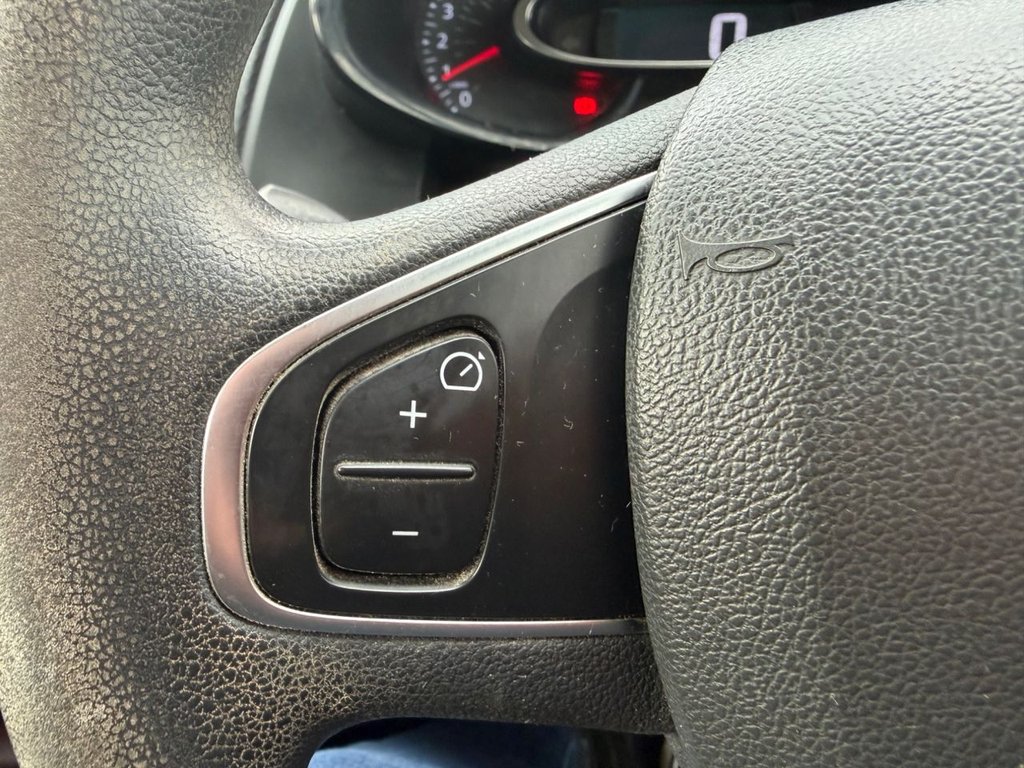 Used Renault Clio 2017 for sale - 77609356: Photo 19