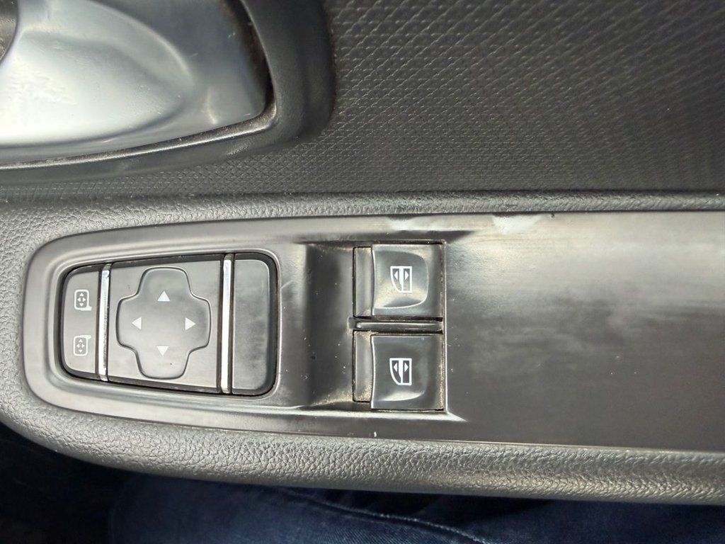 Used Renault Clio 2017 for sale - 77609356: Photo 23