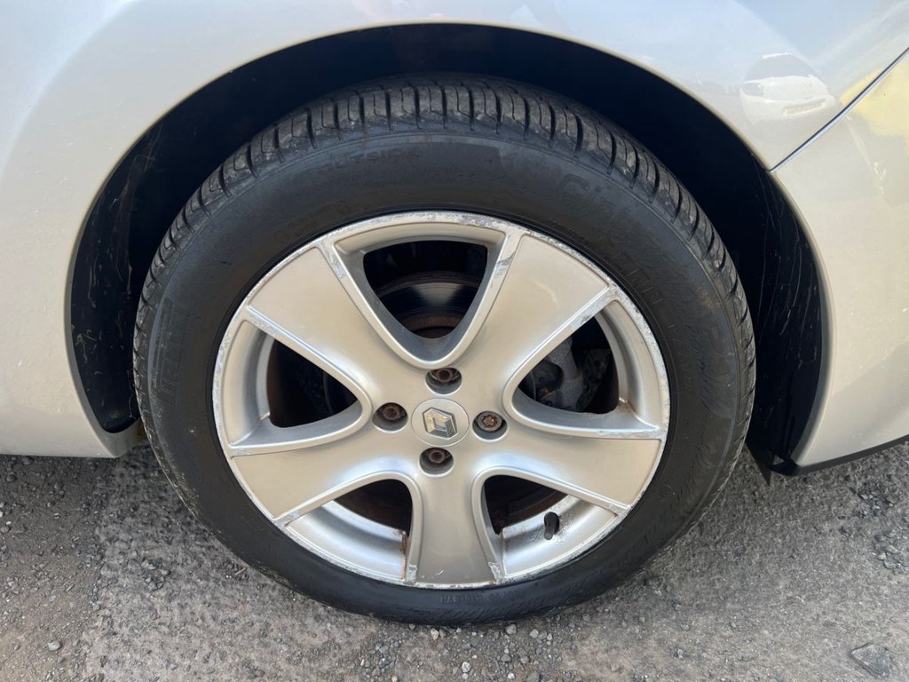 Used Renault Clio 2013 for sale - 76591083: Photo 12