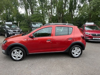 Used Dacia Sandero Stepway 2015 for sale - 77383689: Photo