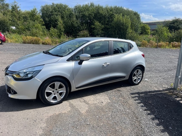 Used Renault Clio 2013 for sale - 75542770: Photo 2