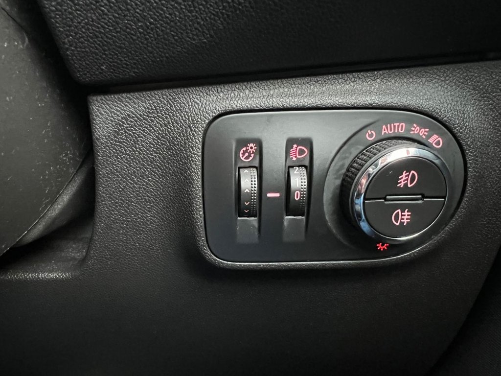 Used Vauxhall Corsa 2015 for sale - 76654764: Photo 20