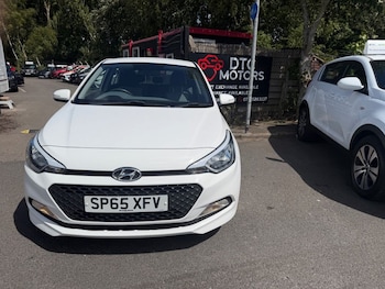 Used Hyundai i20 2015 for sale - 79422305: Photo