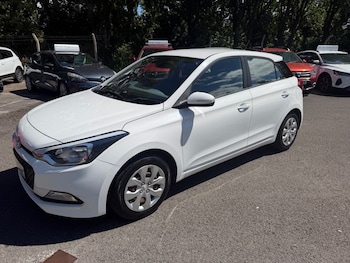 Used Hyundai i20 2015 for sale - 79422305: Photo