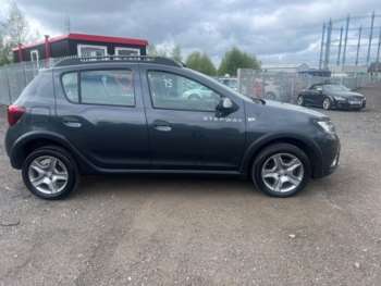 Used Dacia Sandero Stepway 2017 for sale - 74494281: Photo