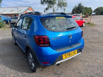 Used Dacia Sandero Stepway 2018 for sale - 76132109: Photo