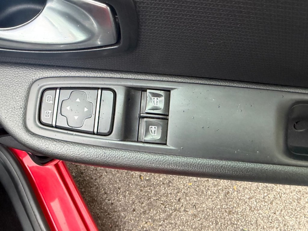 Used Renault Clio 2018 for sale - 78181755: Photo 18