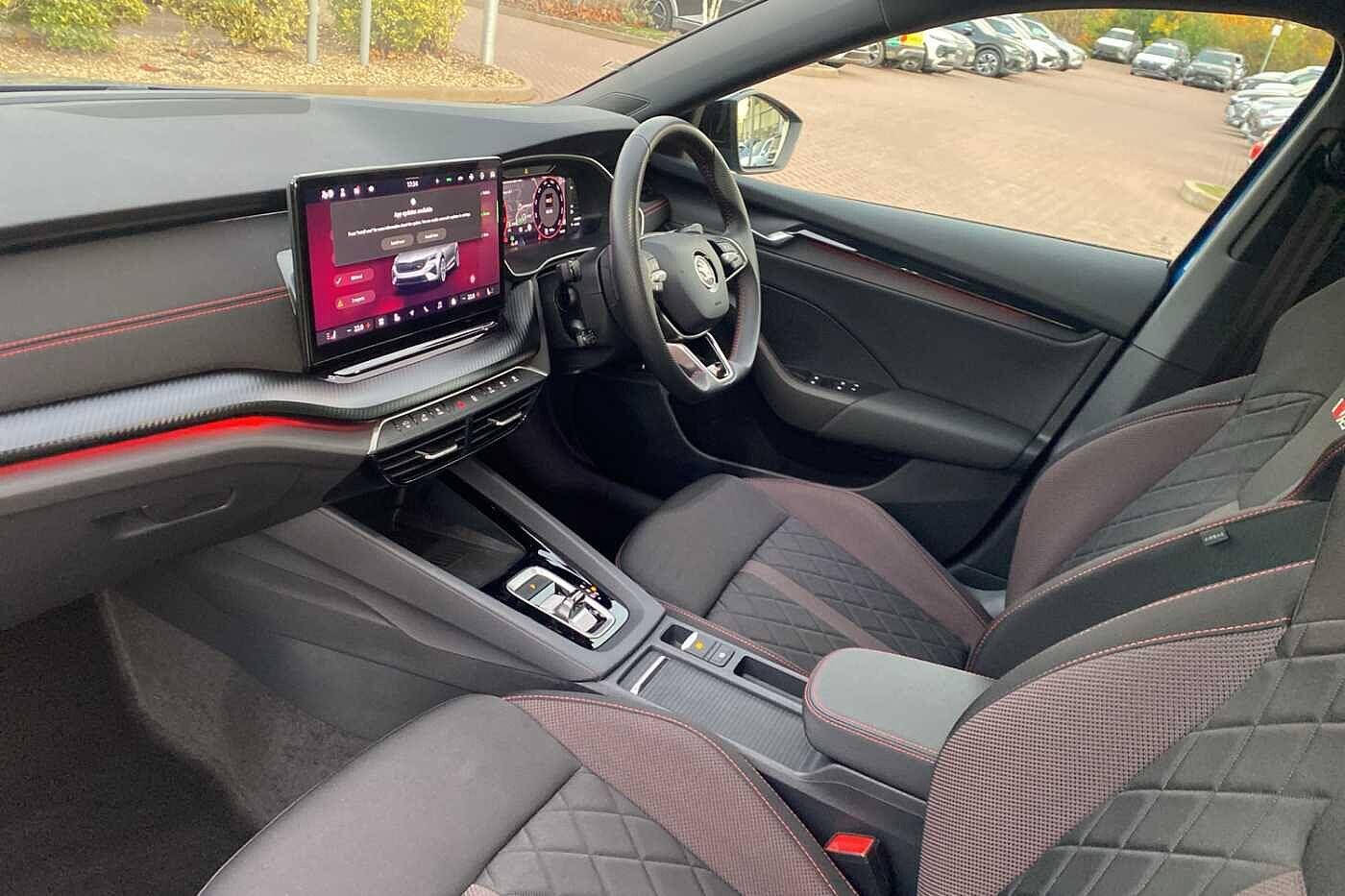 Used Skoda Octavia 2024 for sale - 76371294: Photo 2