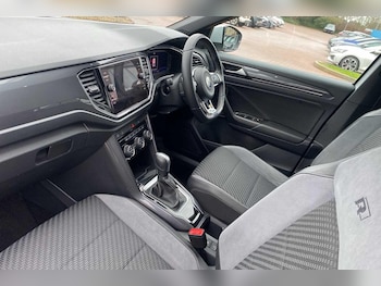 Used Volkswagen T-Roc 2021 for sale - 77377508: Photo