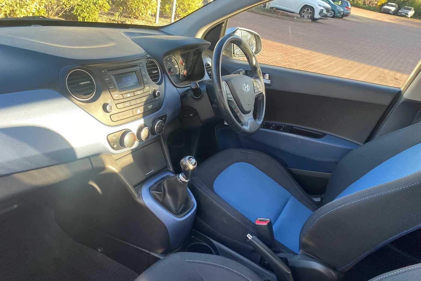 Used Hyundai i10 2014 for sale - 76666931: Photo 2