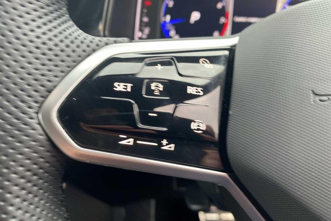 Used Volkswagen T-Roc 2023 for sale - 76440843: Photo 16