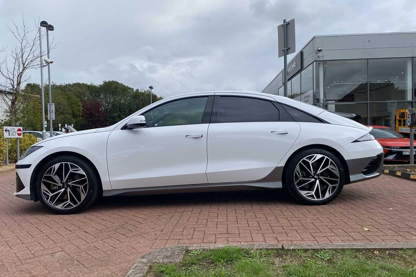 Used Hyundai IONIQ 6 2023 for sale - 76042052: Photo 4