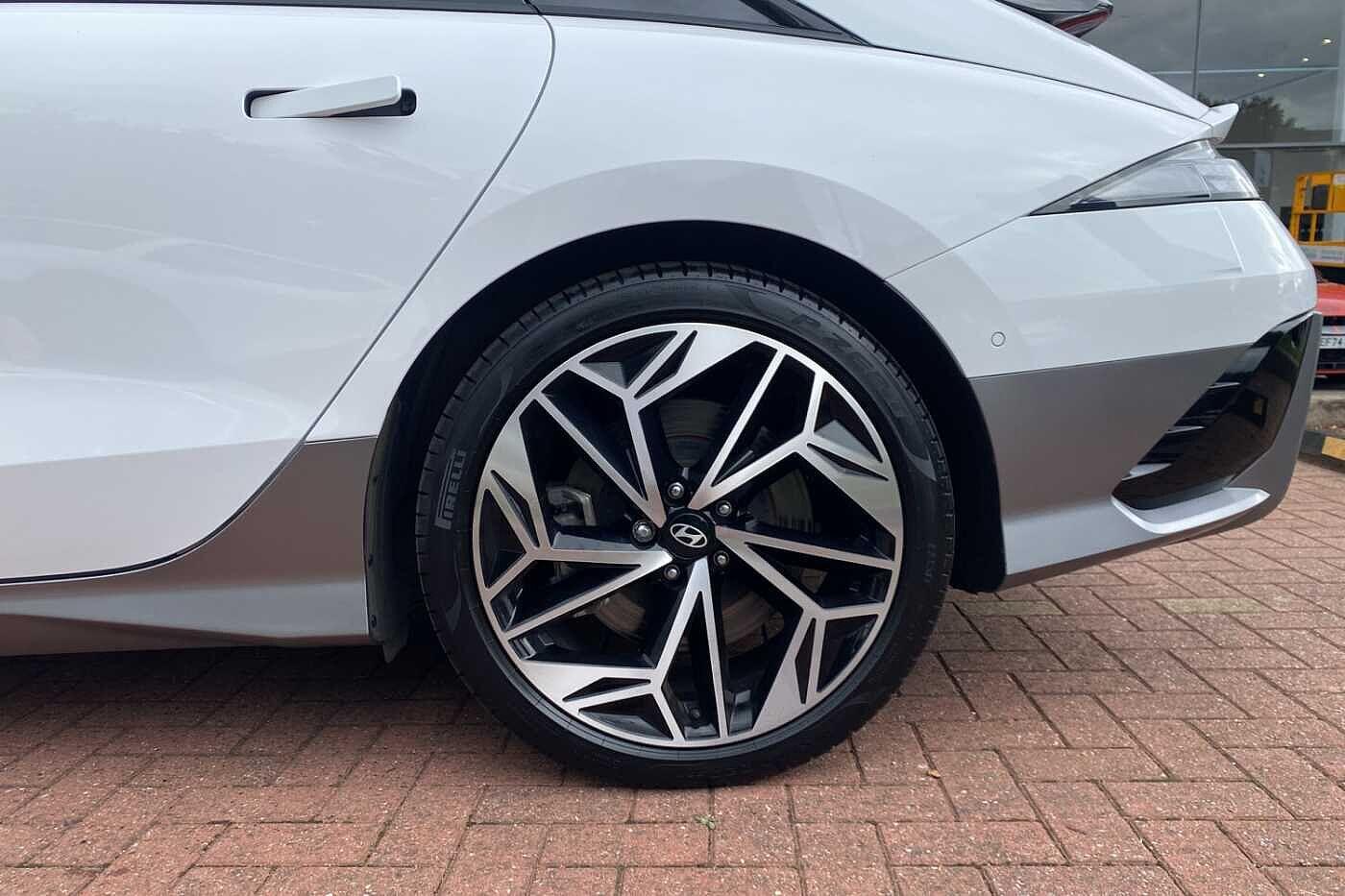 Used Hyundai IONIQ 6 2023 for sale - 76042052: Photo 5
