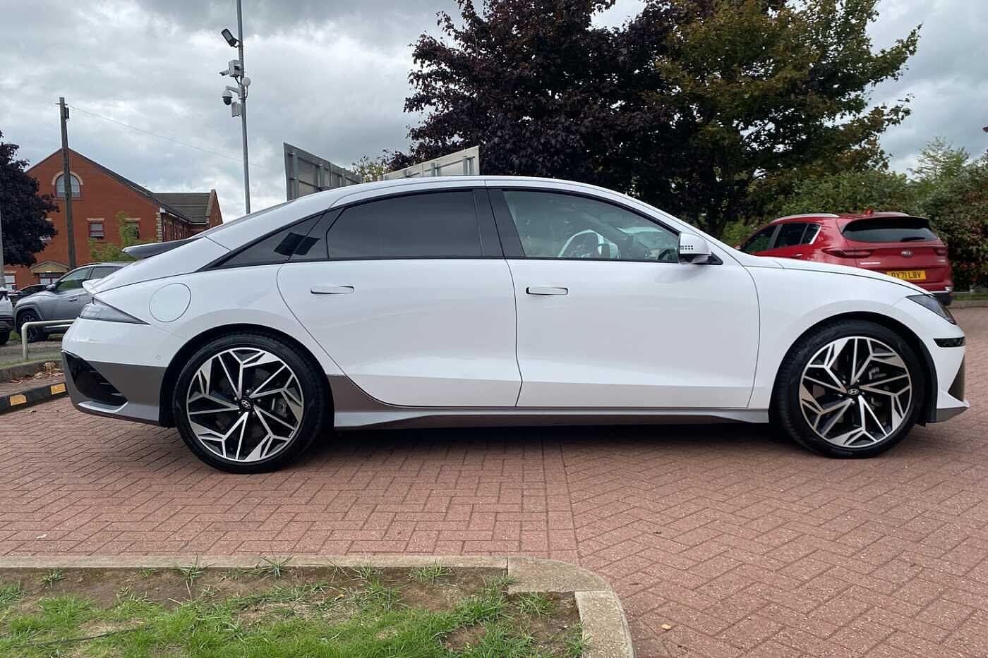 Used Hyundai IONIQ 6 2023 for sale - 76042052: Photo 9