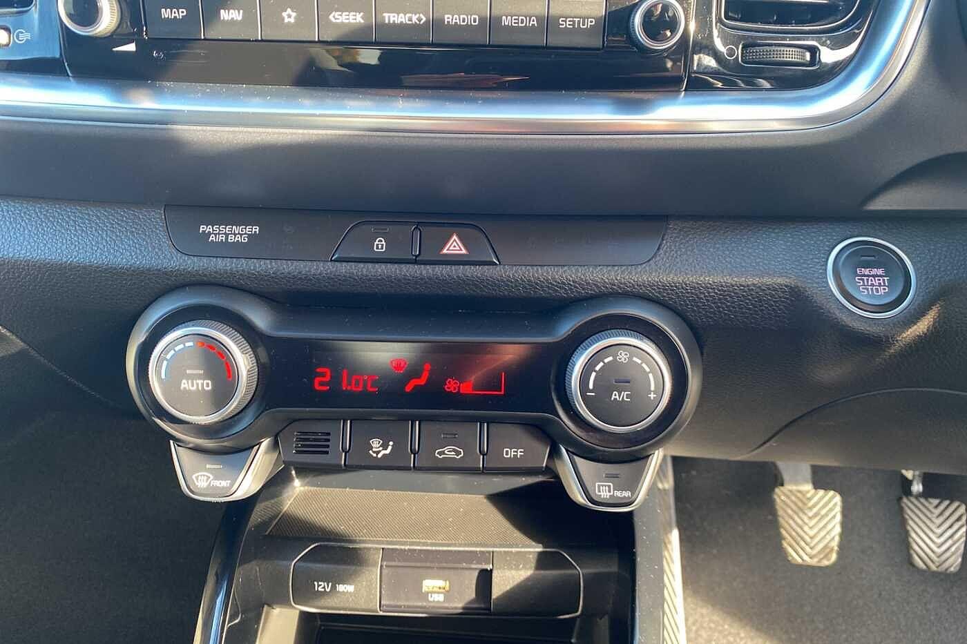 Used Kia Stonic 2023 for sale - 76389397: Photo 13