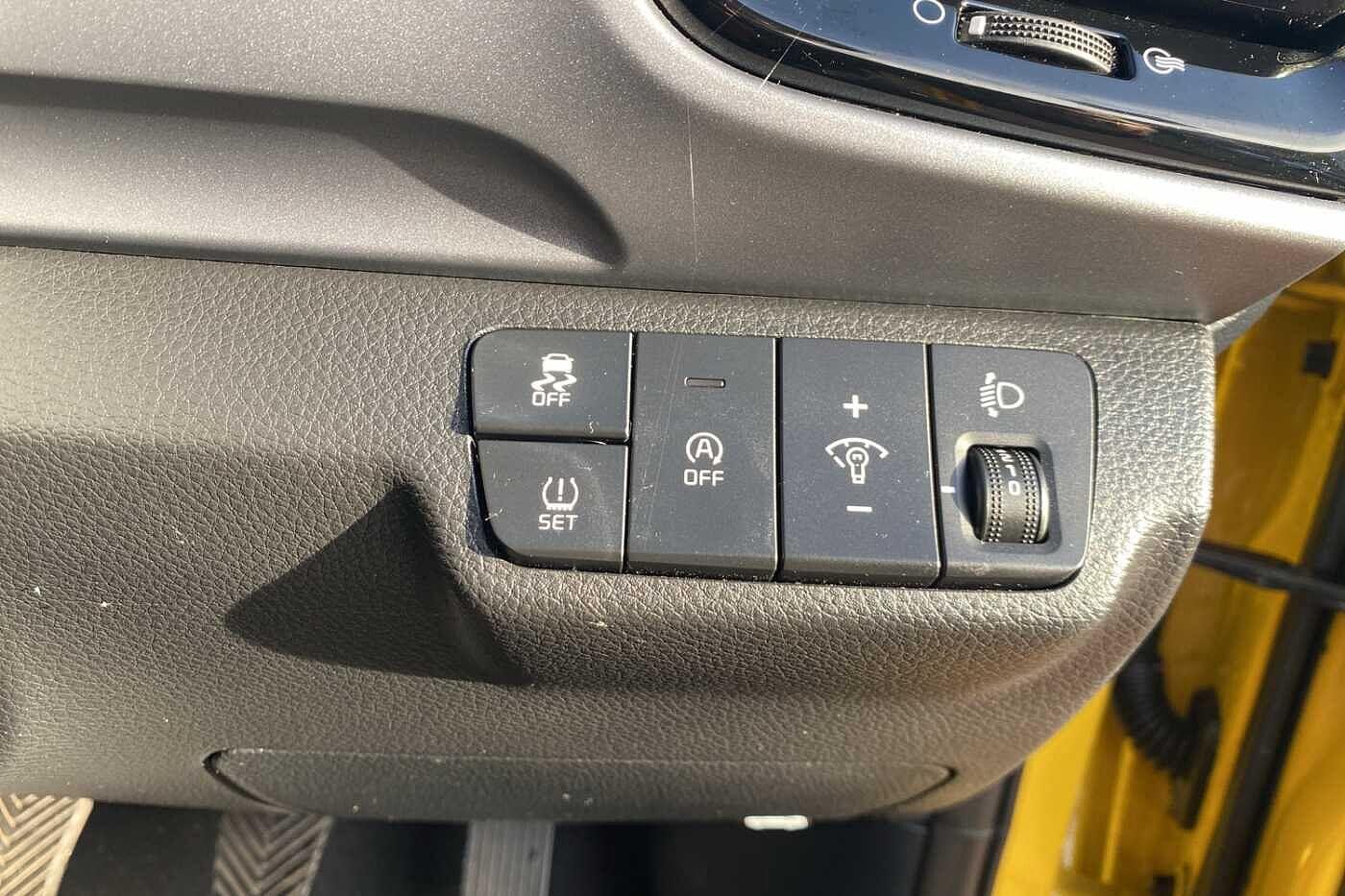 Used Kia Stonic 2023 for sale - 76389397: Photo 16