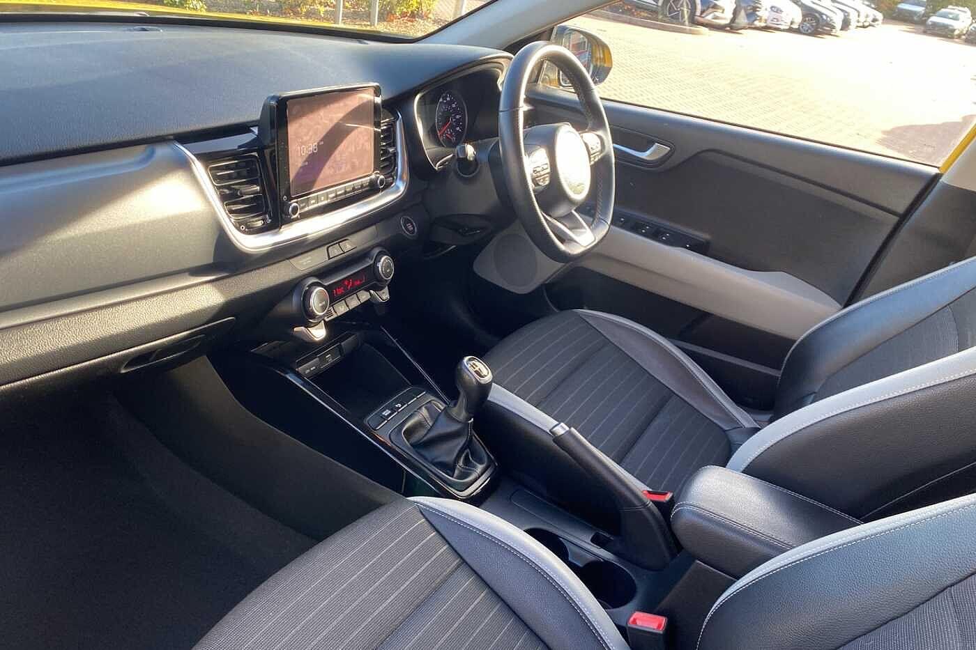 Used Kia Stonic 2023 for sale - 76389397: Photo 2