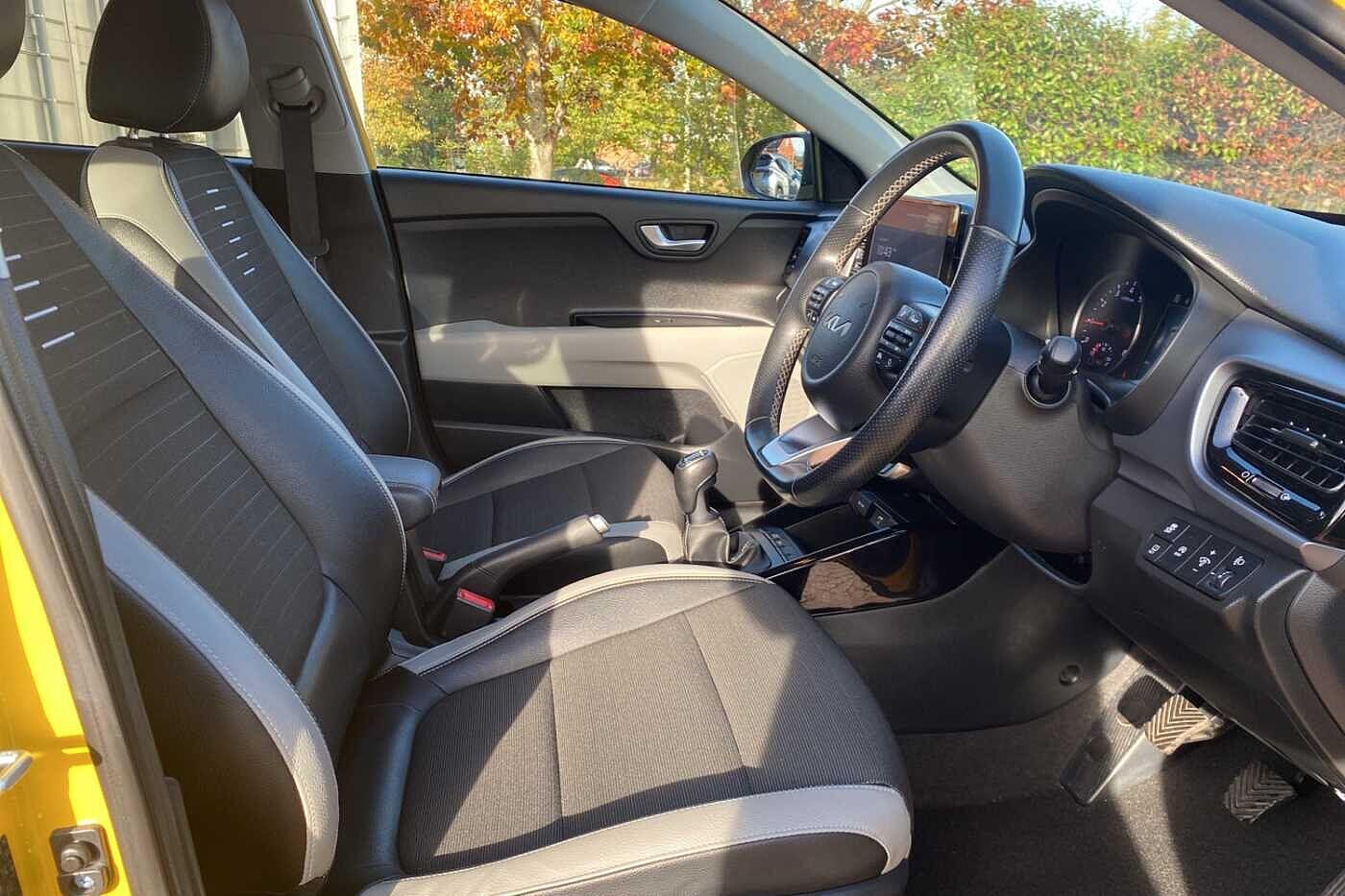 Used Kia Stonic 2023 for sale - 76389397: Photo 33