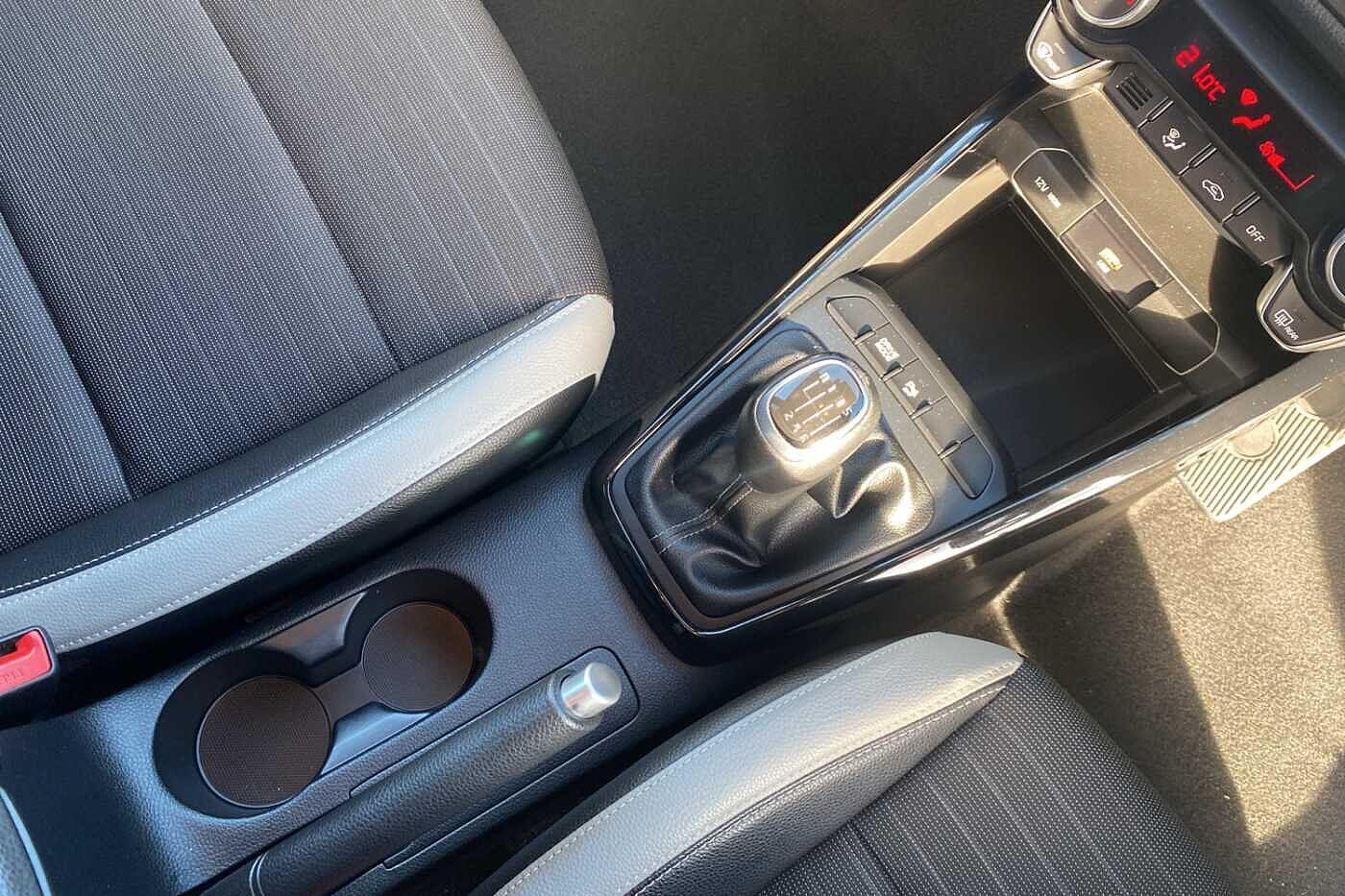 Used Kia Stonic 2023 for sale - 76389397: Photo 39