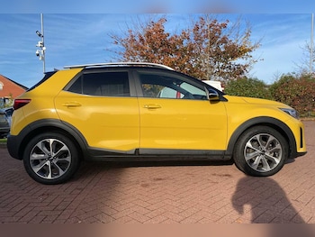 Used Kia Stonic 2023 for sale - 76389397: Photo