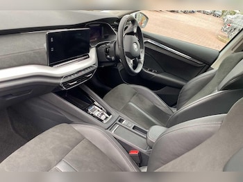 Used Skoda Octavia 2022 for sale - 76001054: Photo 2