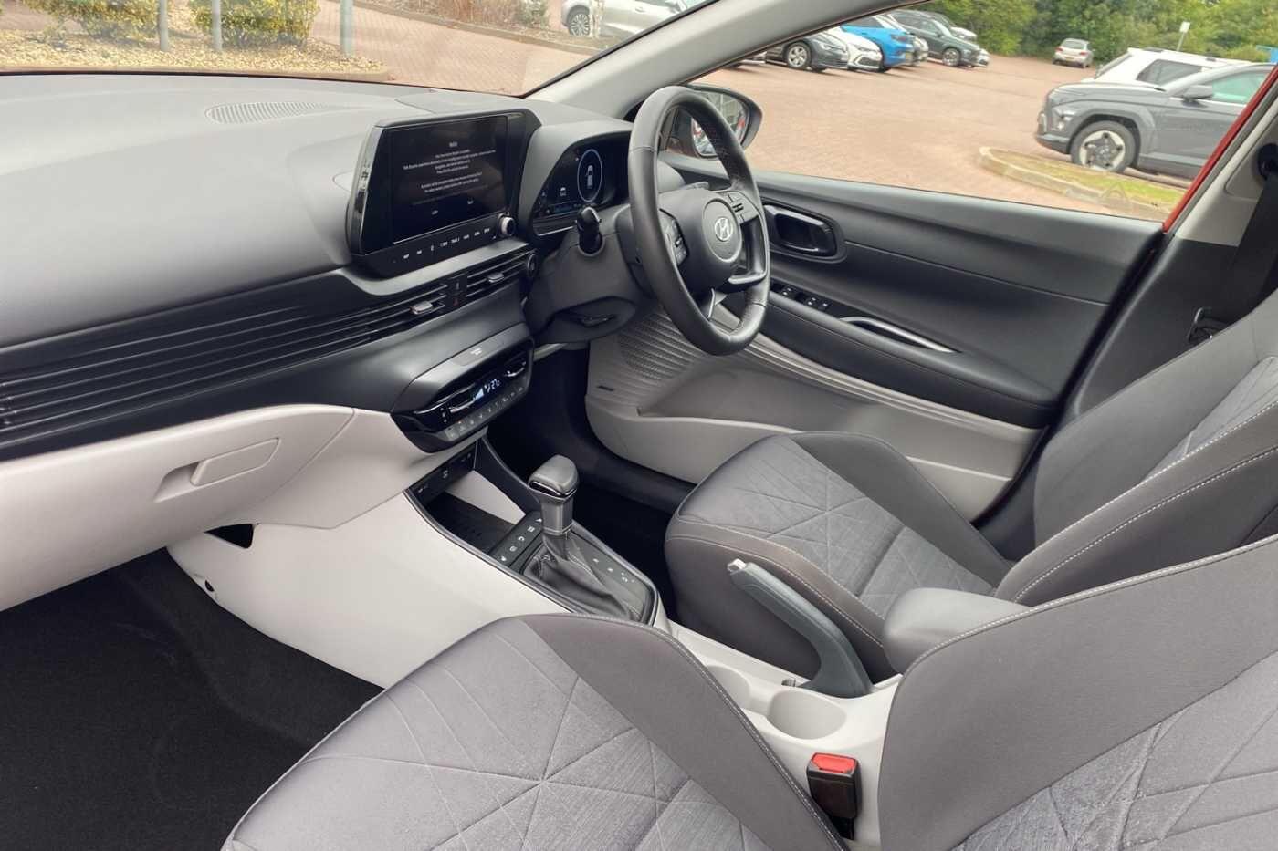 Used Hyundai BAYON 2022 for sale - 76200336: Photo 2