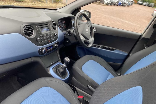 Used Hyundai i10 2016 for sale - 76238842: Photo 2