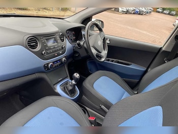 Used Hyundai i10 2016 for sale - 76238842: Photo 2