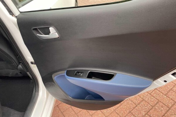 Used Hyundai i10 2016 for sale - 76238842: Photo 35