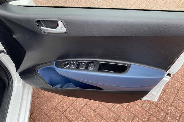 Used Hyundai i10 2016 for sale - 76238842: Photo 37