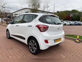 Used Hyundai i10 2016 for sale - 76238842: Photo 3