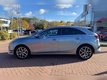 Used Kia Ceed 2023 for sale - 76336444: Photo