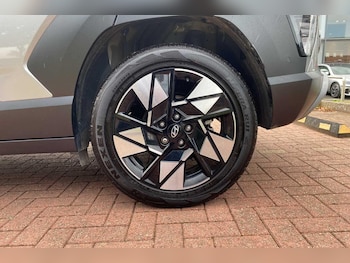 Used Hyundai KONA 2023 for sale - 75941060: Photo