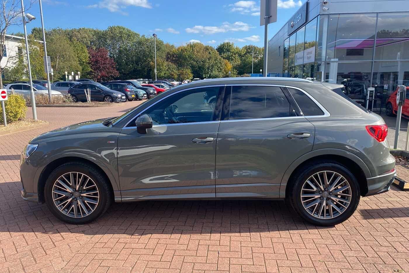 Used Audi Q3 2019 for sale - 76137193: Photo 4