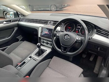 Used Volkswagen Passat 2019 for sale - 76936324: Photo