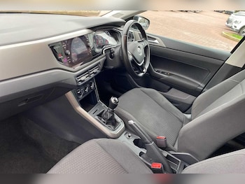 Used Volkswagen Polo 2018 for sale - 76511924: Photo