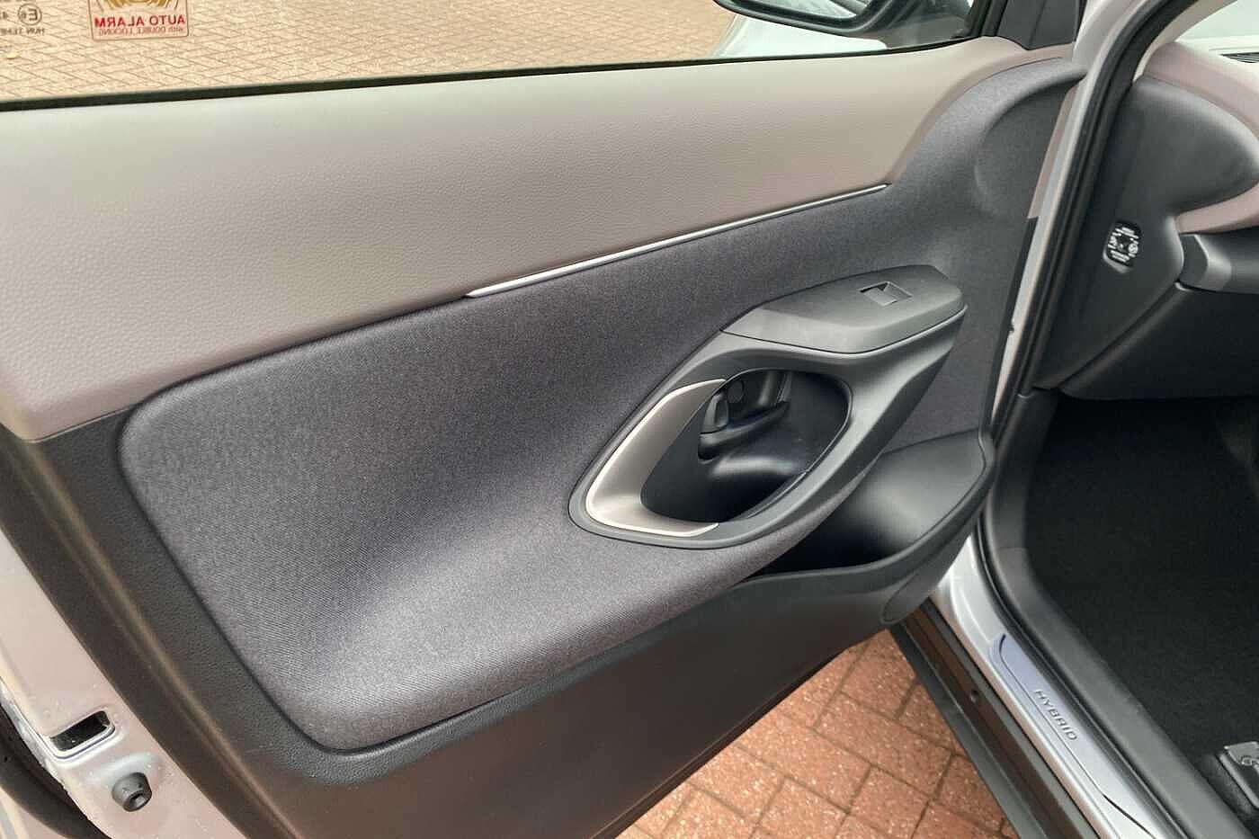 Used Toyota Yaris Cross 2024 for sale - 76239158: Photo 30