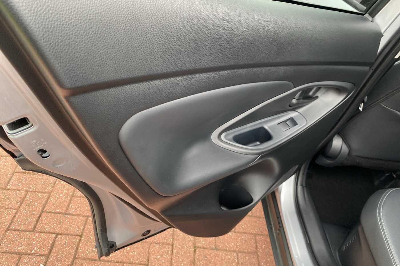 Used Toyota Yaris Cross 2024 for sale - 76239158: Photo 32