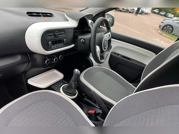 Used Renault Twingo 2018 for sale - 76214091: Photo
