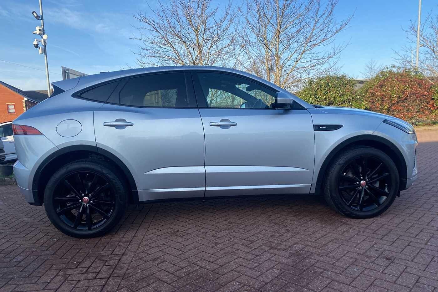 Used Jaguar E-Pace 2019 for sale - 76701537: Photo 4